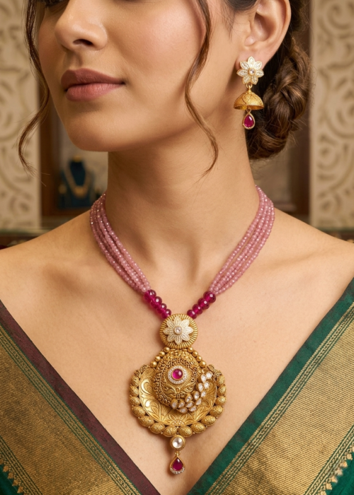 Necklace for ladies with kundan