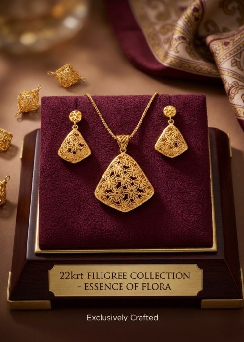 Gold pendant set and earrings for women