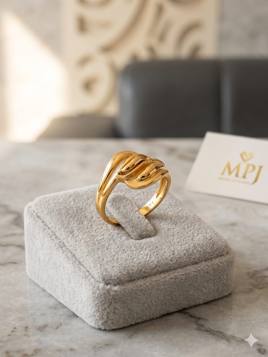 LADIES GOLD RING