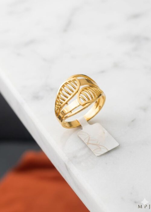 LADIES GOLD RING