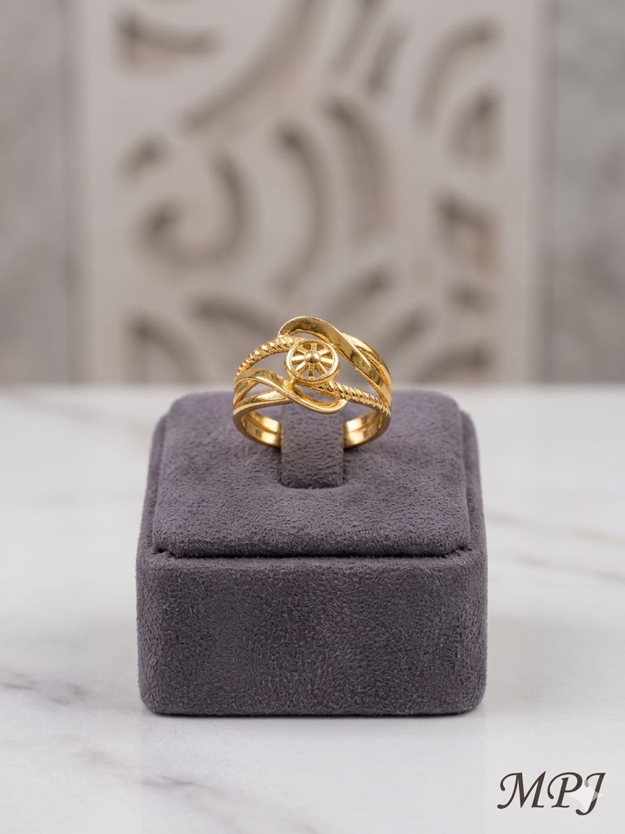 LADIES GOLD RING